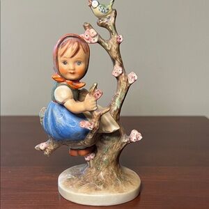 Vintage Goebel Hummel Figurine Apple Tree Girl #141/1 W. Germany